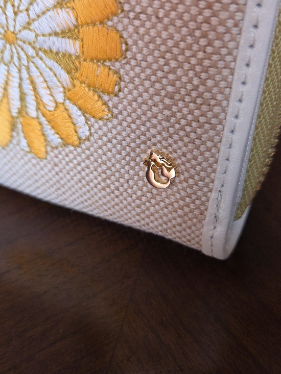 NWT Spartina 449 Leather/Canvas Wallet with Floral Embroidery ❤️ - Picture 4 of 8